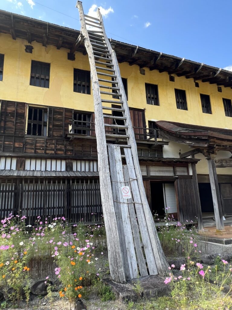 養蚕農家の古いはしご（江戸時代） （女性向け一般同人誌（BL含む 